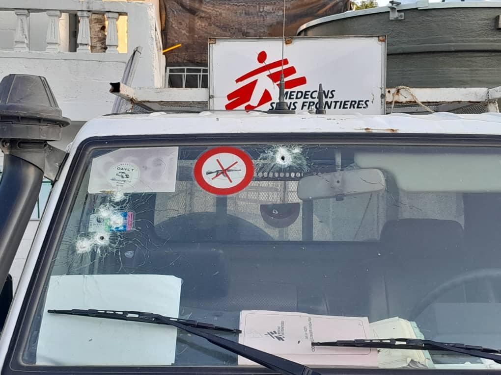 MSF condamne fermement l'ouverture intentionnelle de tirs sur quatre de ses véhicules alors qu'ils cherchaient à mettre leur personnel en sécurité dans un contexte d'escalade de la violence à Port-au-Prince, en Haïti.