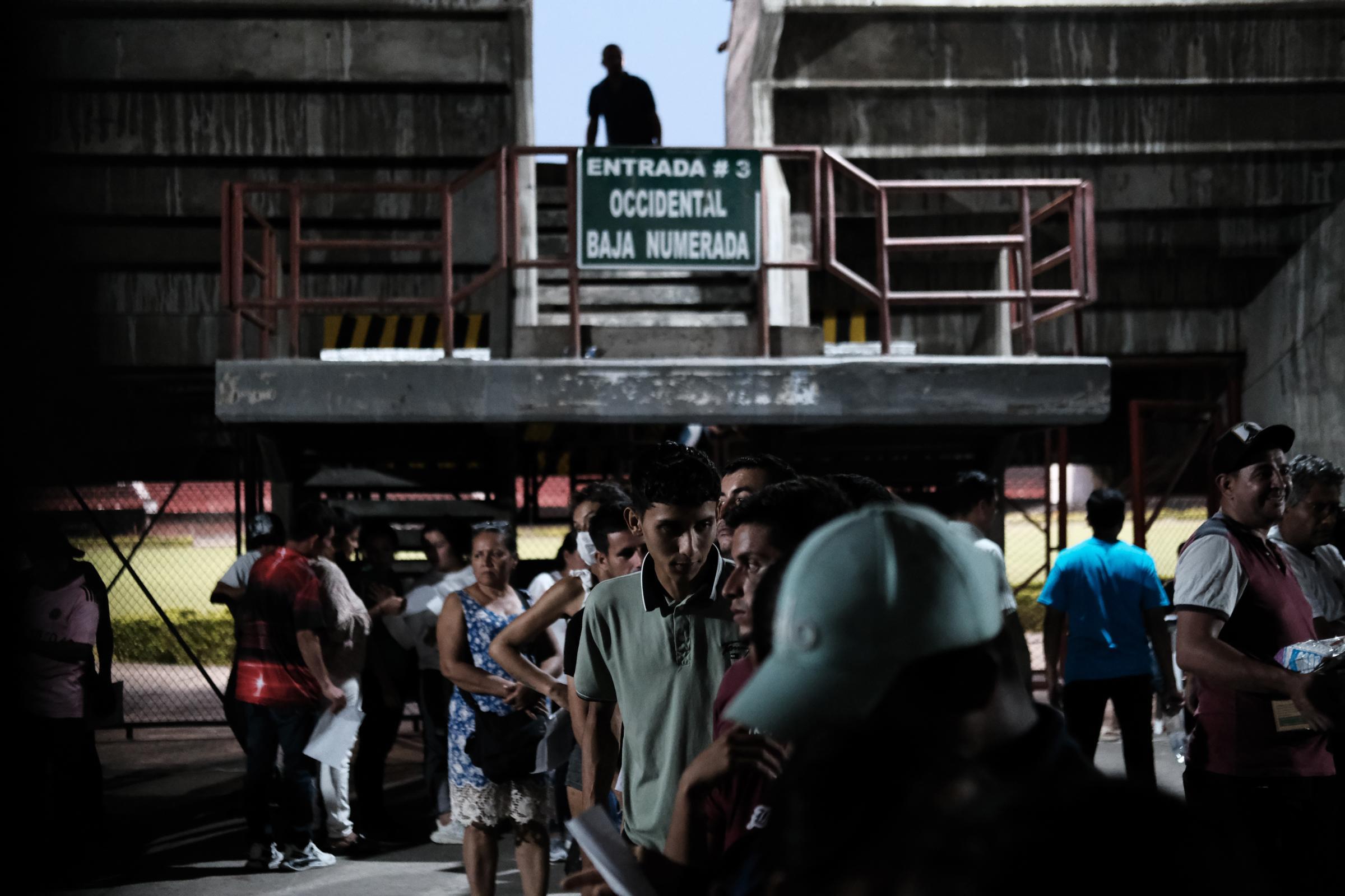 À Catatumbo, dans le nord-est de la Colombie, la rupture d'un pacte de non-agression entre l'ELN et un groupe dissident des FARC a entraîné le déplacement forcé de plus de 50 000 personnes en moins d'un mois.