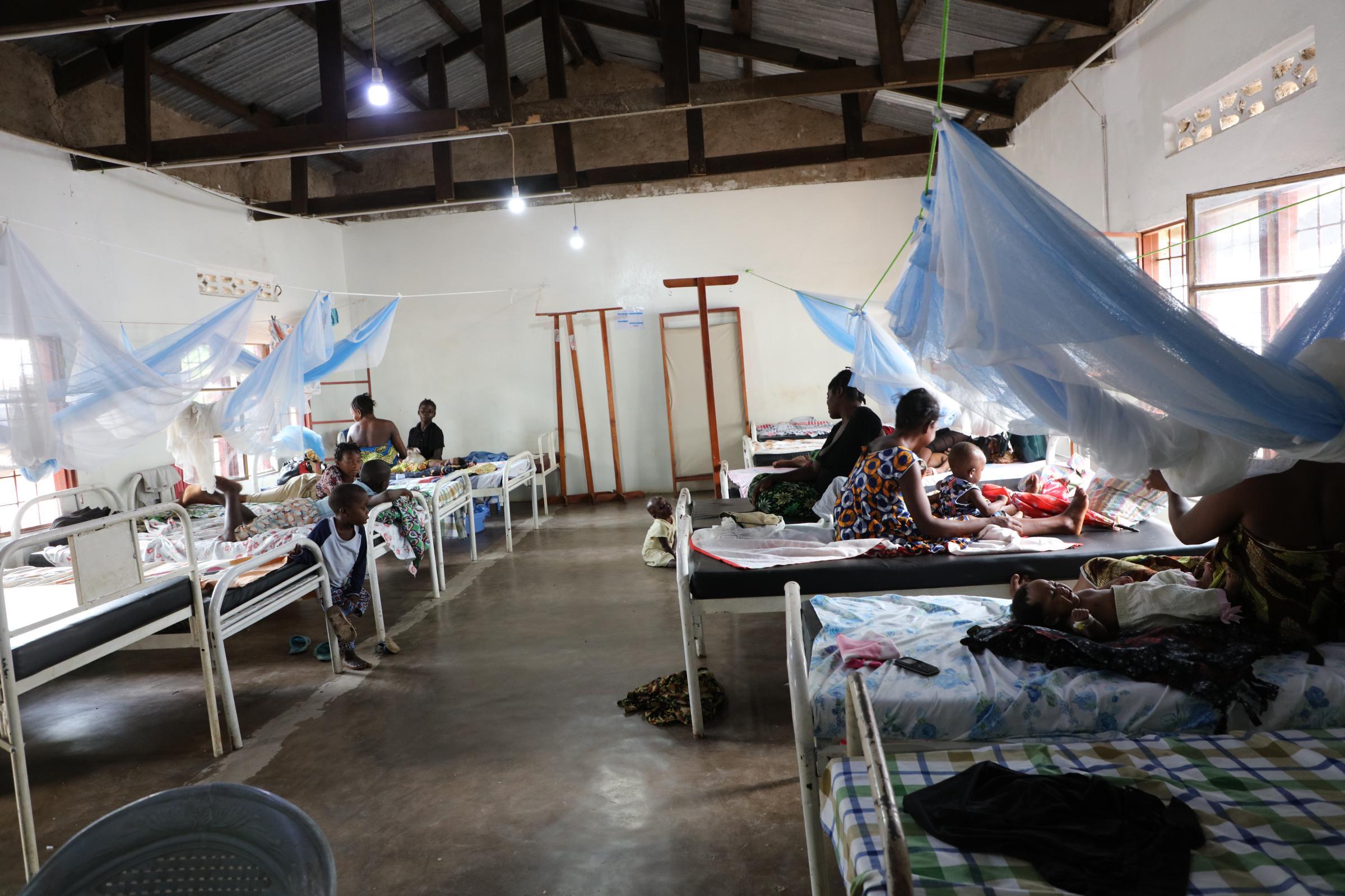 Dans chaque salle d'observation des patients atteints de MPOX, au moins trois infirmiers, accompagnés d'un membre de l'équipe MSF, assuraient un suivi rapproché des patients.