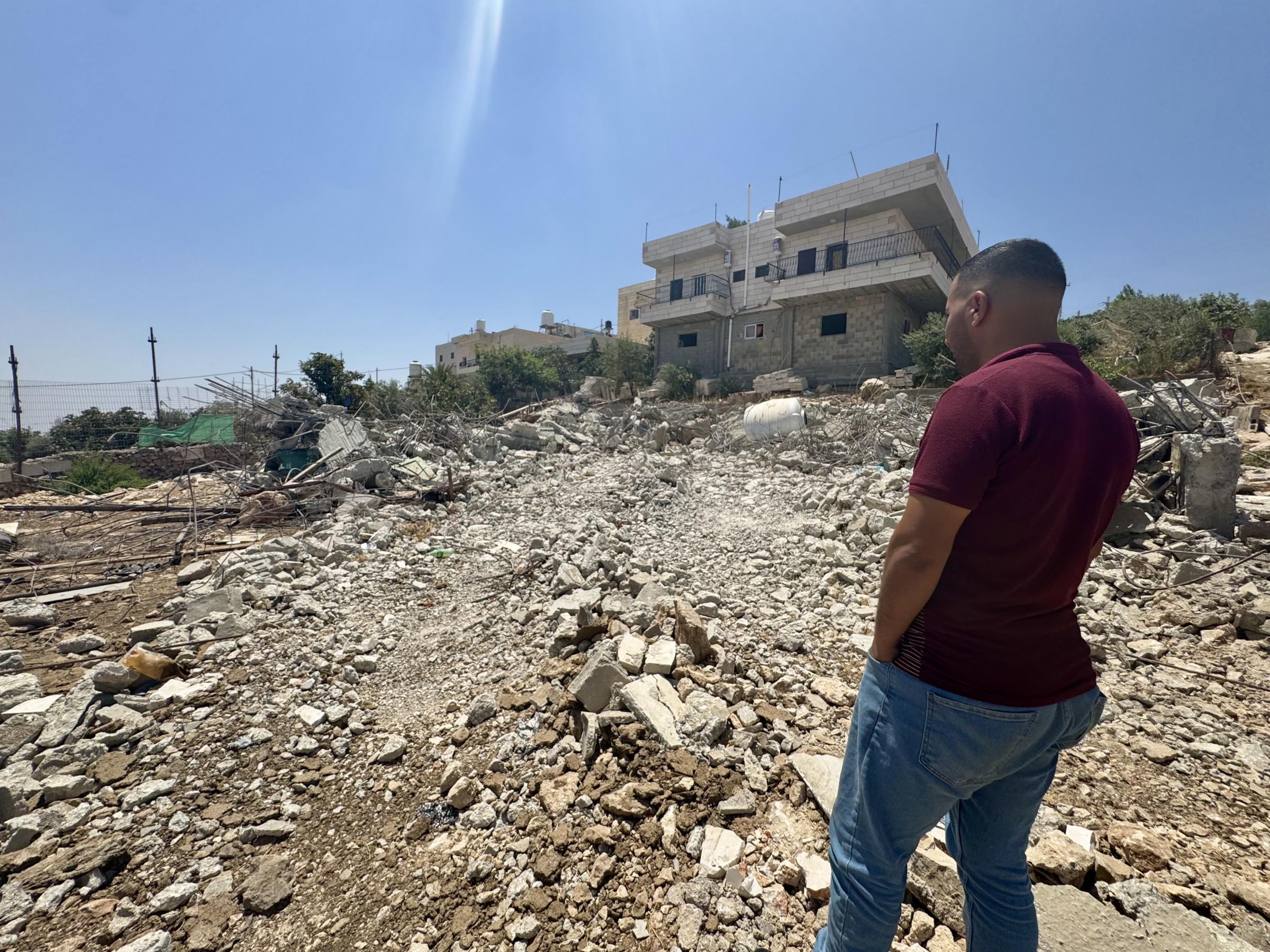 Risque de nettoyage ethnique en Cisjordanie : les forces israéliennes et les colons chassent les Palestiniens de leurs terres 