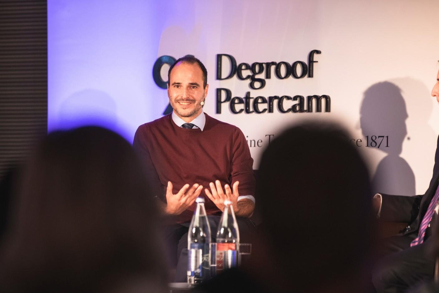 Jim Kent en conversation avec le Dr Christou : « Restez ensemble et continuez à défendre l'humanité »