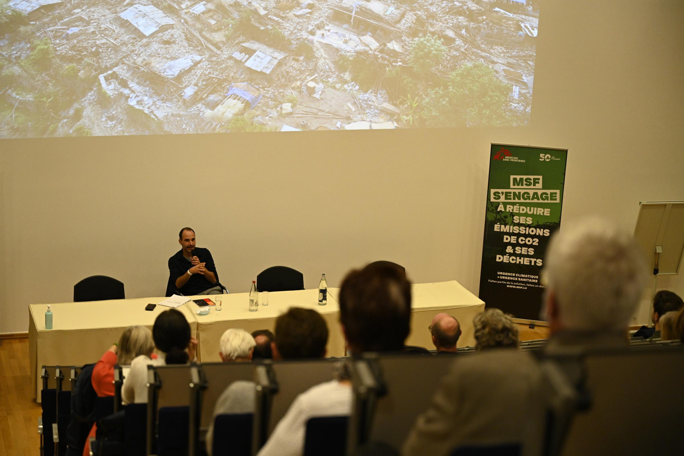 Une centaine de sympathisants marquent les 50 ans de MSF au CHL