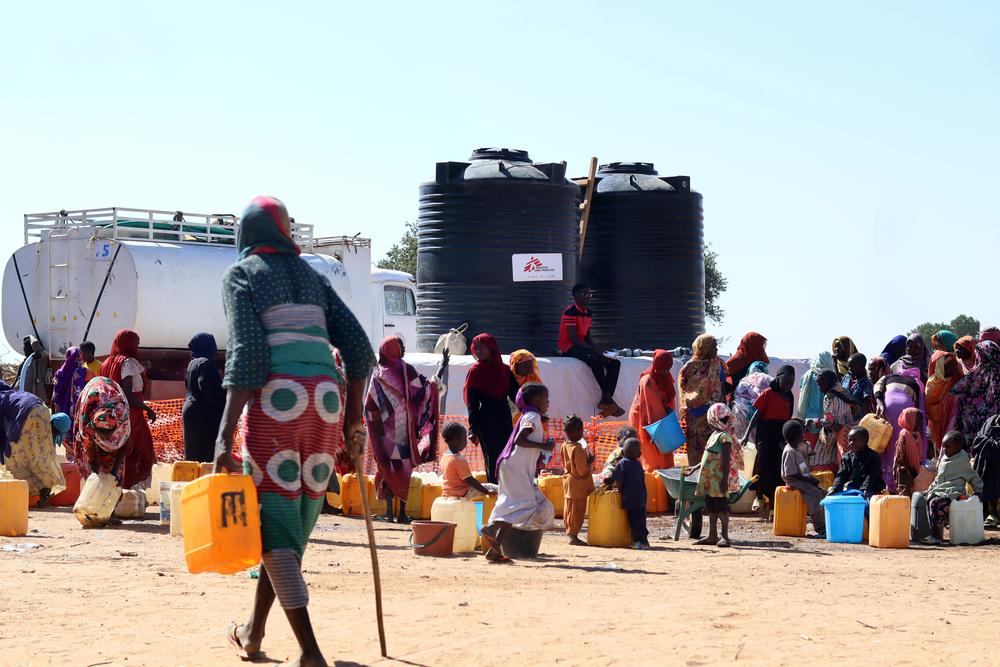 Réservoir d'eau fournissant de l'eau aux réfugiés du camp d'Ourang © Renaud Masbeye/MSF