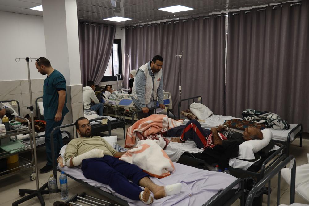 Dans le sud de Gaza, MSF a installé une clinique dans l'hôpital de campagne indonésien de Rafah en décembre 2023. © Mohammed ABED