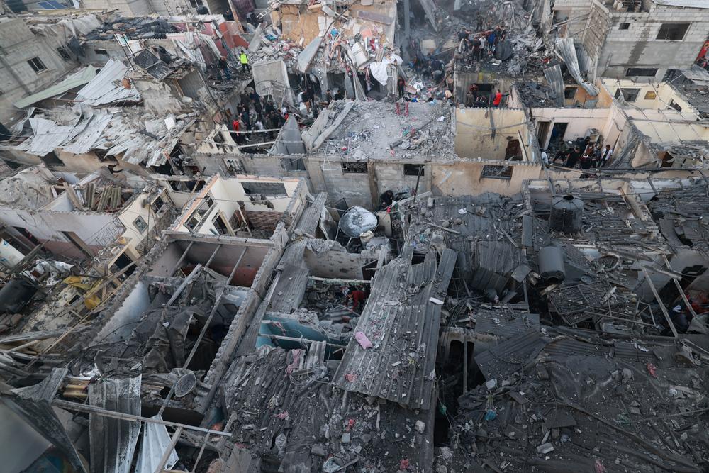 Gaza : Les attaques contre les travailleurs humanitaires et les bombardements incessants rendent l'aide vitale quasi impossible
