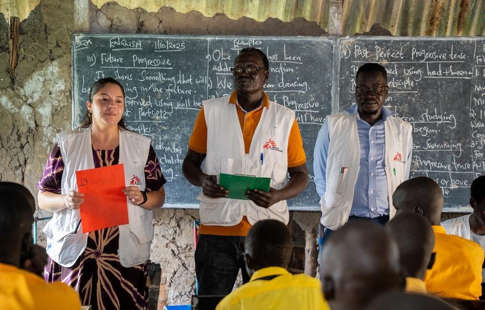 Les équipes de MSF organisent une séance de sensibilisation avec les étudiants de la Vision Academy à Malakal, dans l'État du Haut-Nil.