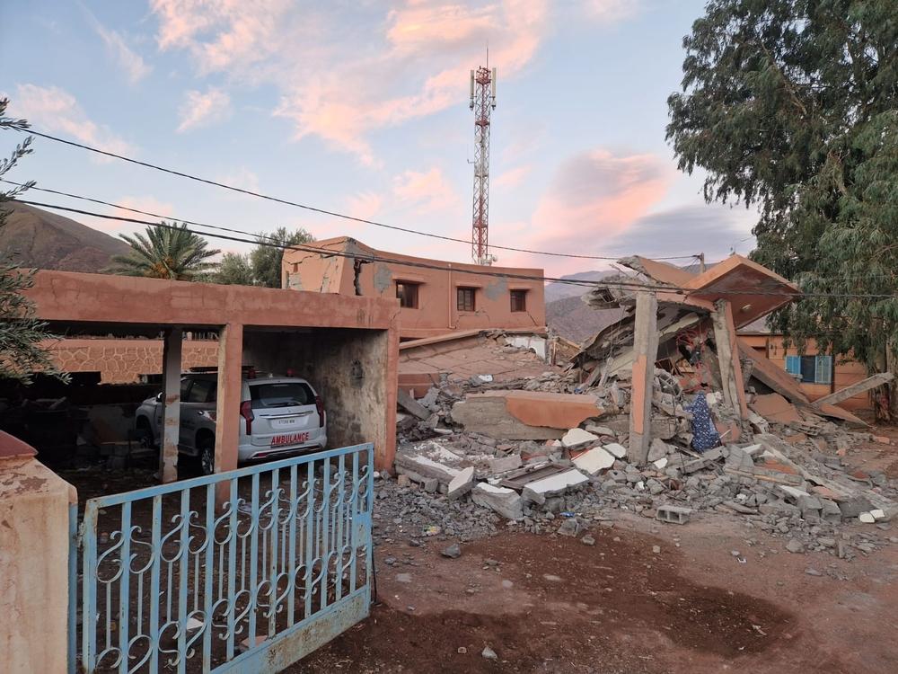 The small town of Talat Nyakoub, 95 km south of Marrakech, was badly hit. Many buildings have collapsed, but a few dozen remain standing in the centre. 