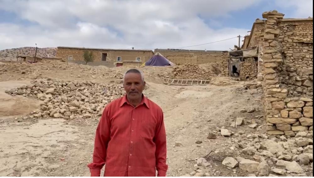 Abouslam, habitant de Tisahkt, un village isolé de la province marocaine de Chichaoua, située à Marrakech-Safi. Il a été affecté par le séisme du 8 septembre 2023 