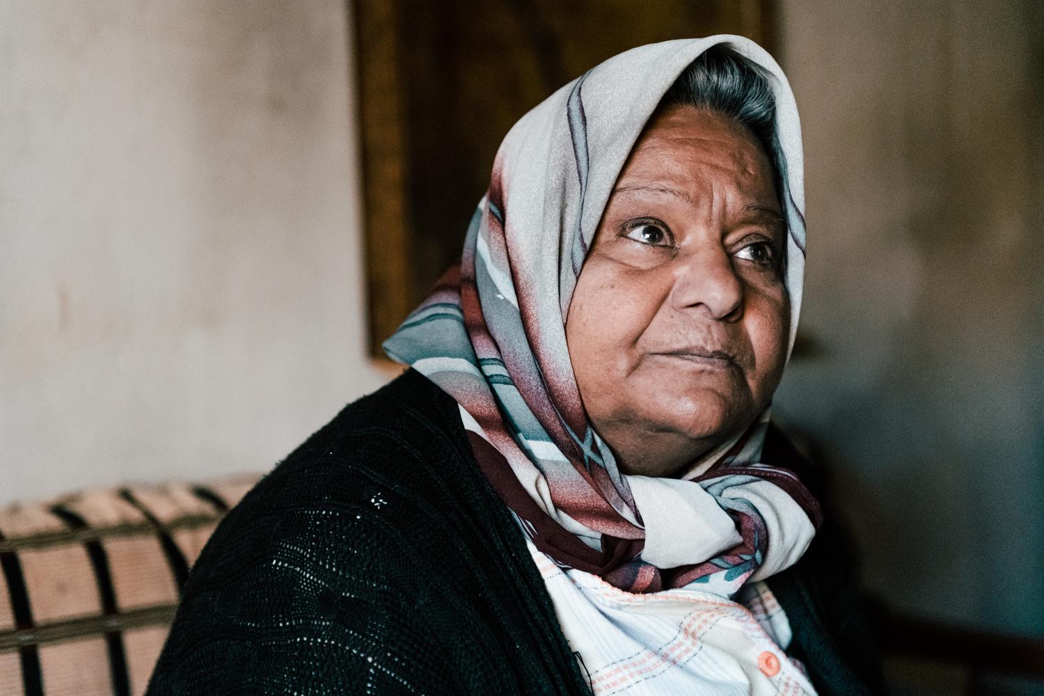 Fatima, une Libanaise âgée de 58 ans qui vit à Hermel et souffre de graves complications dues au diabète. Nord de la vallée de la Bekaa. Liban, décembre 2020. 