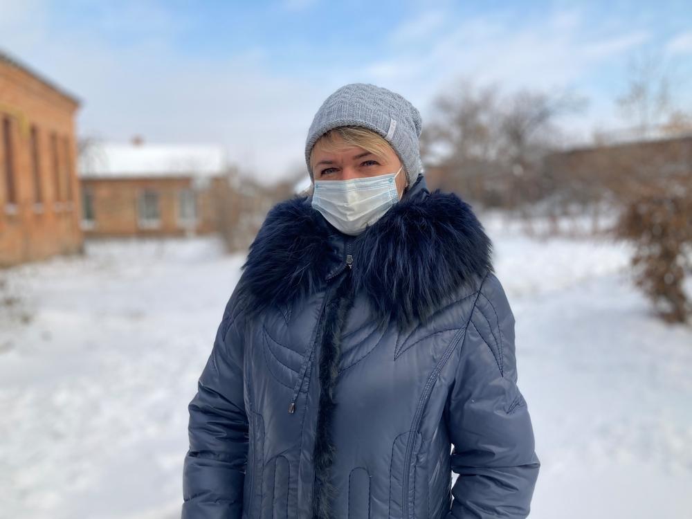 Maria, 43 ans, est une patiente qui reçoit des soins ambulatoires au cabinet de Berdychiv dans le cadre du modèle de soins promu par MSF. 