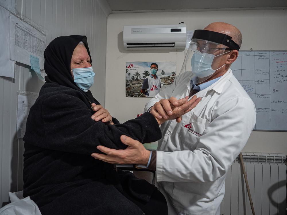 Fawziyya Al-Sahili, 64, suffers from high blood pressure, diabetes (and osteoporosis). She regularly visits the MSF clinic in Hermel where she is examined and given the right medication. 
