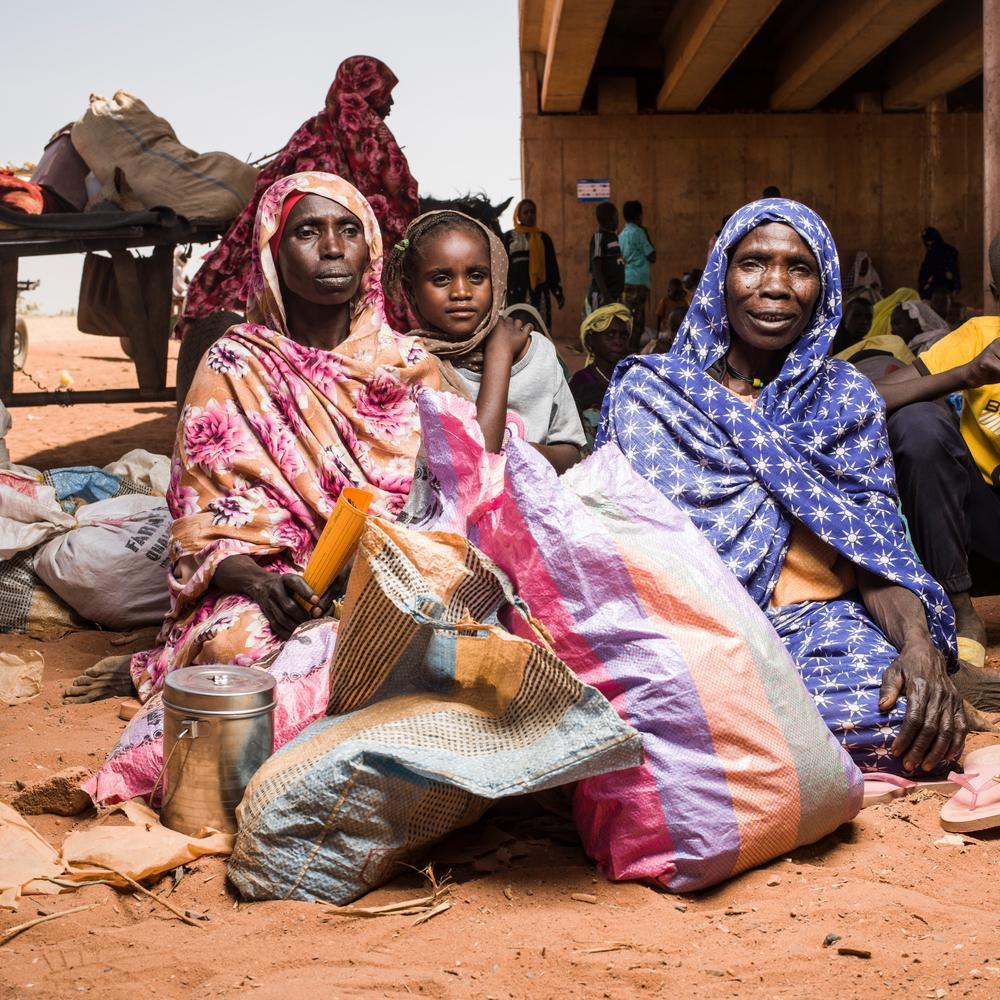 Gomasha Zakria Yahya and his family © Corentin Folhen / Divergence
