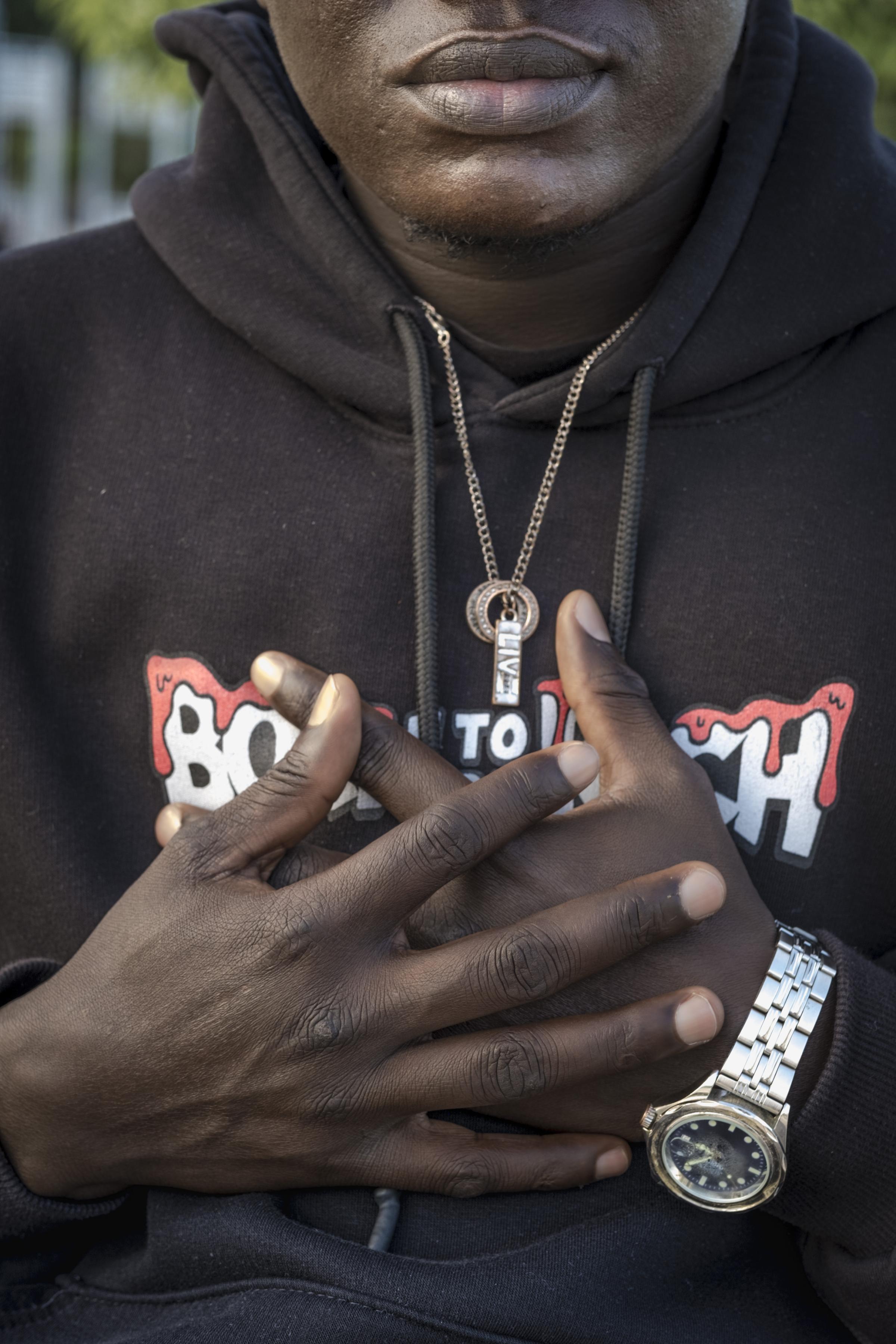 K. survivant de torture originaire de Gambie. © Valentina Tamborra