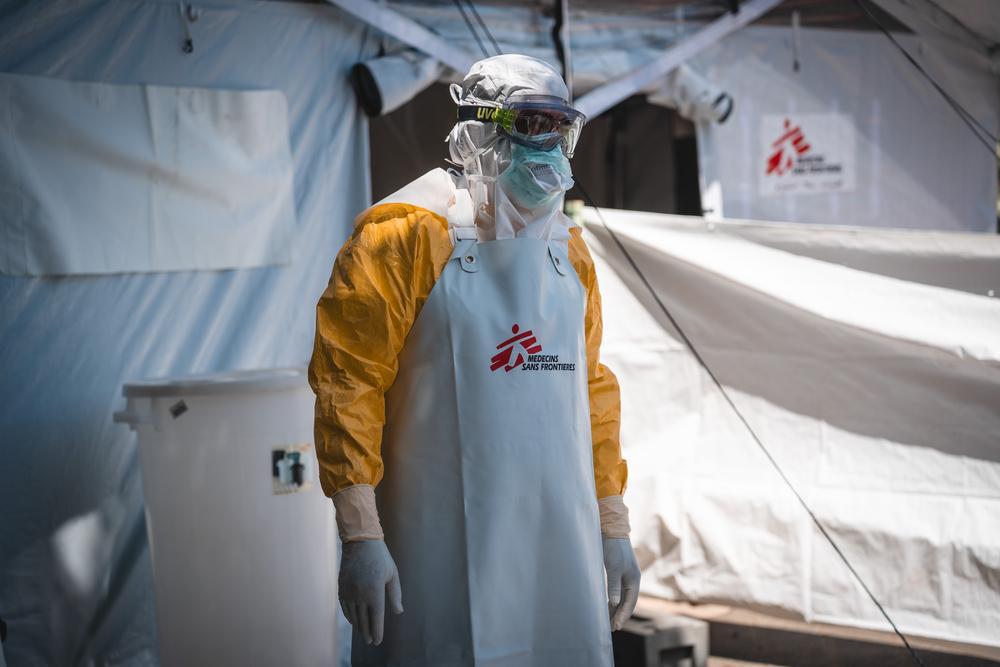 Tenue Ebola