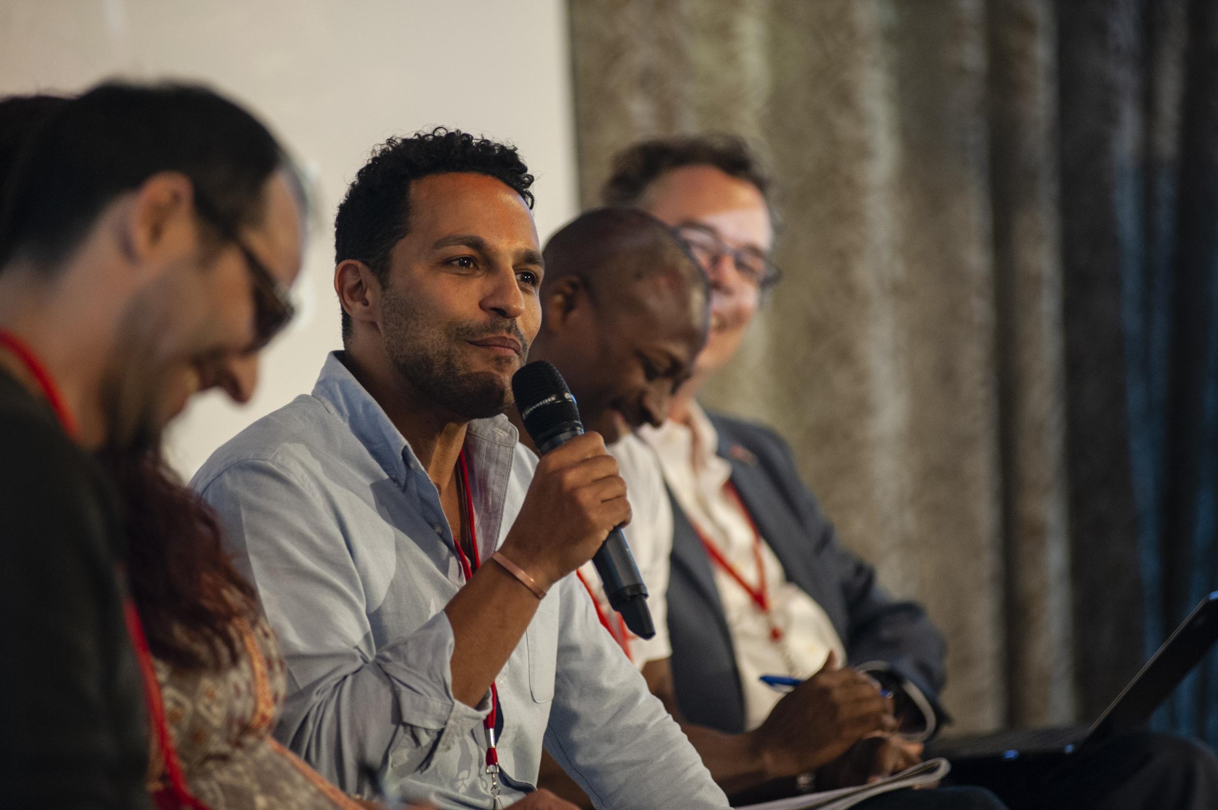 Javid Abdelmoneim lors de l'Assemblée générale internationale de Médecins Sans Frontières, Dublin