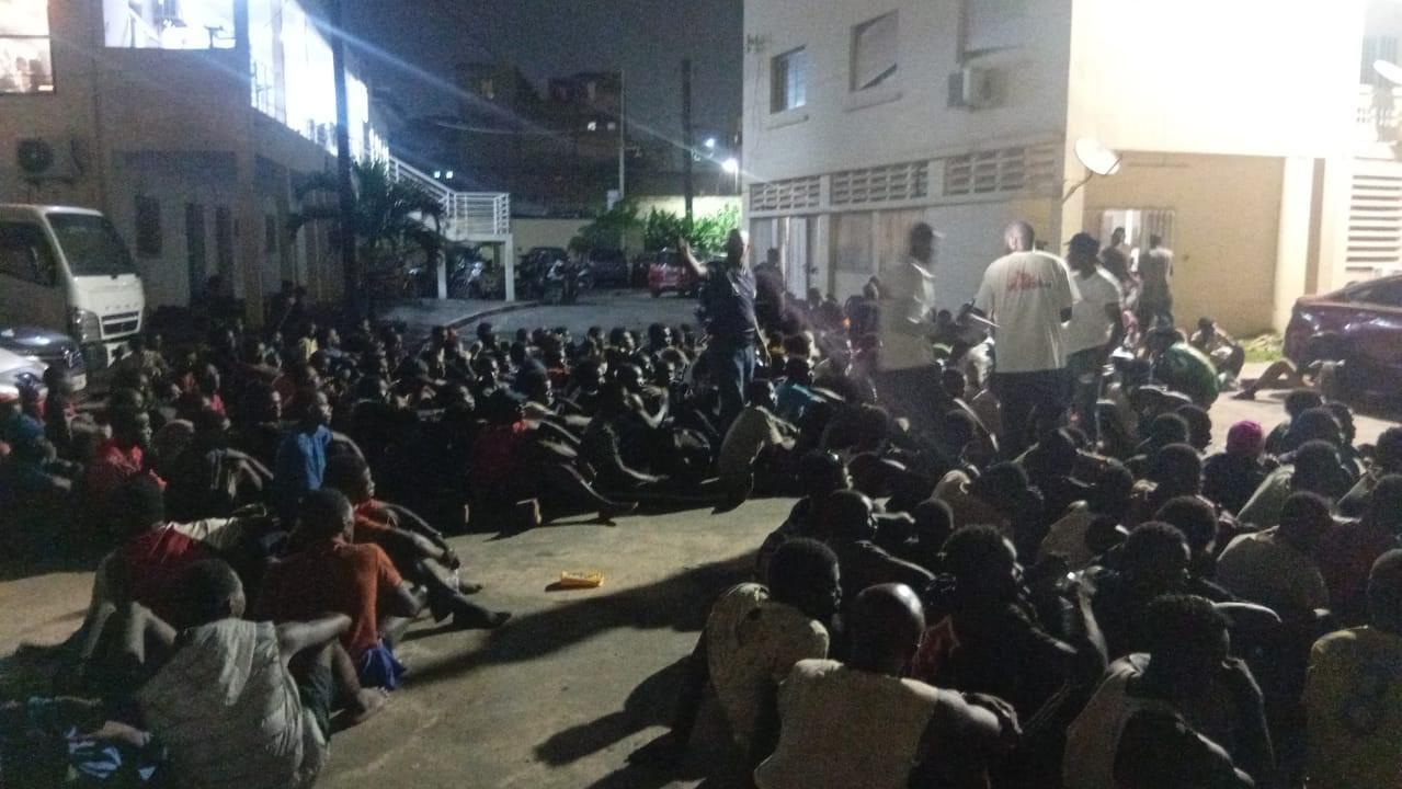 Une équipe de MSF apporte un soutien médical aux migrants en détresse arrivés à Dakar, Sénégal
