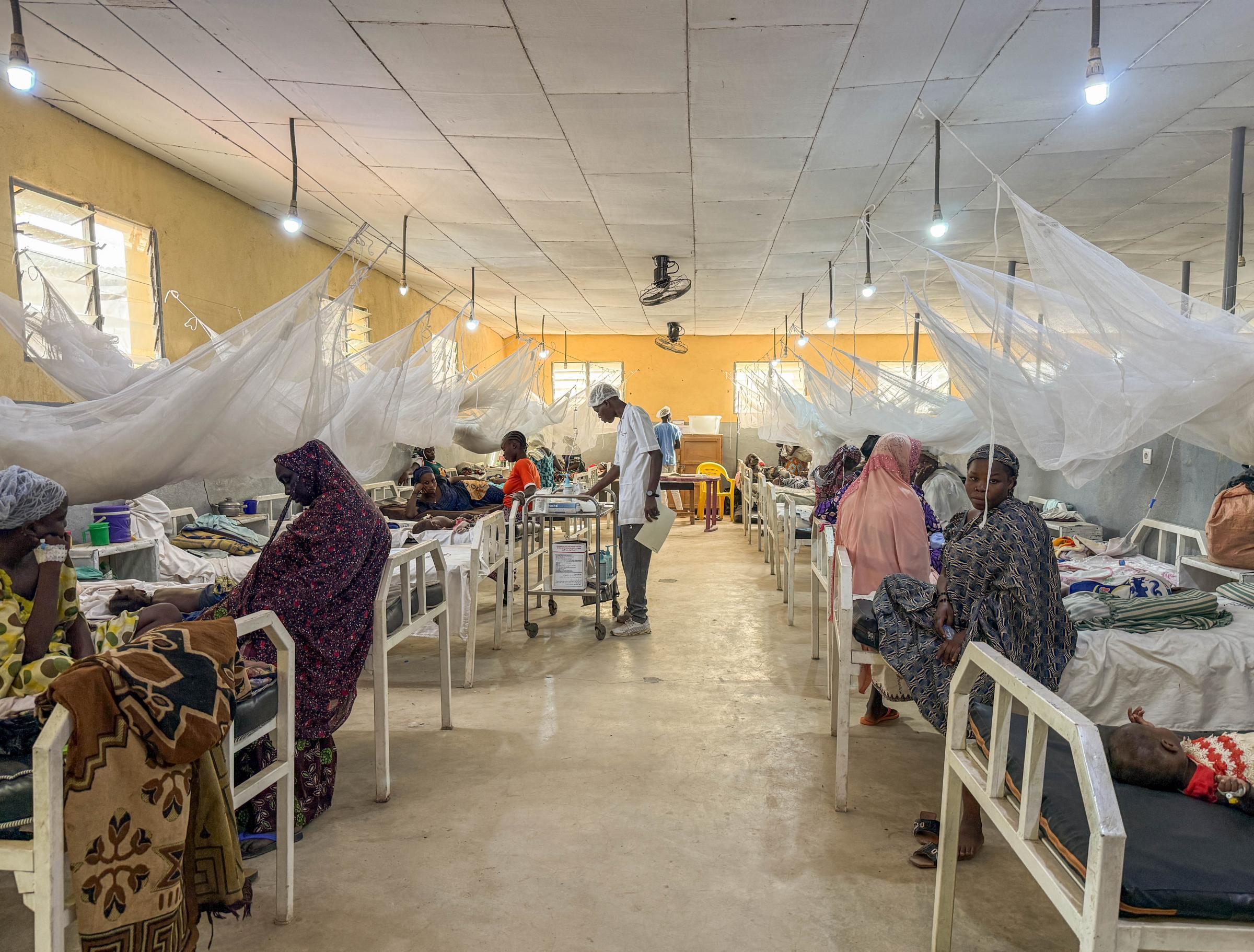 Centre de nutrition thérapeutique de l'hôpital de district de Mora, soutenu par MSF pendant la saison de pointe du paludisme et de la malnutrition, Cameroun