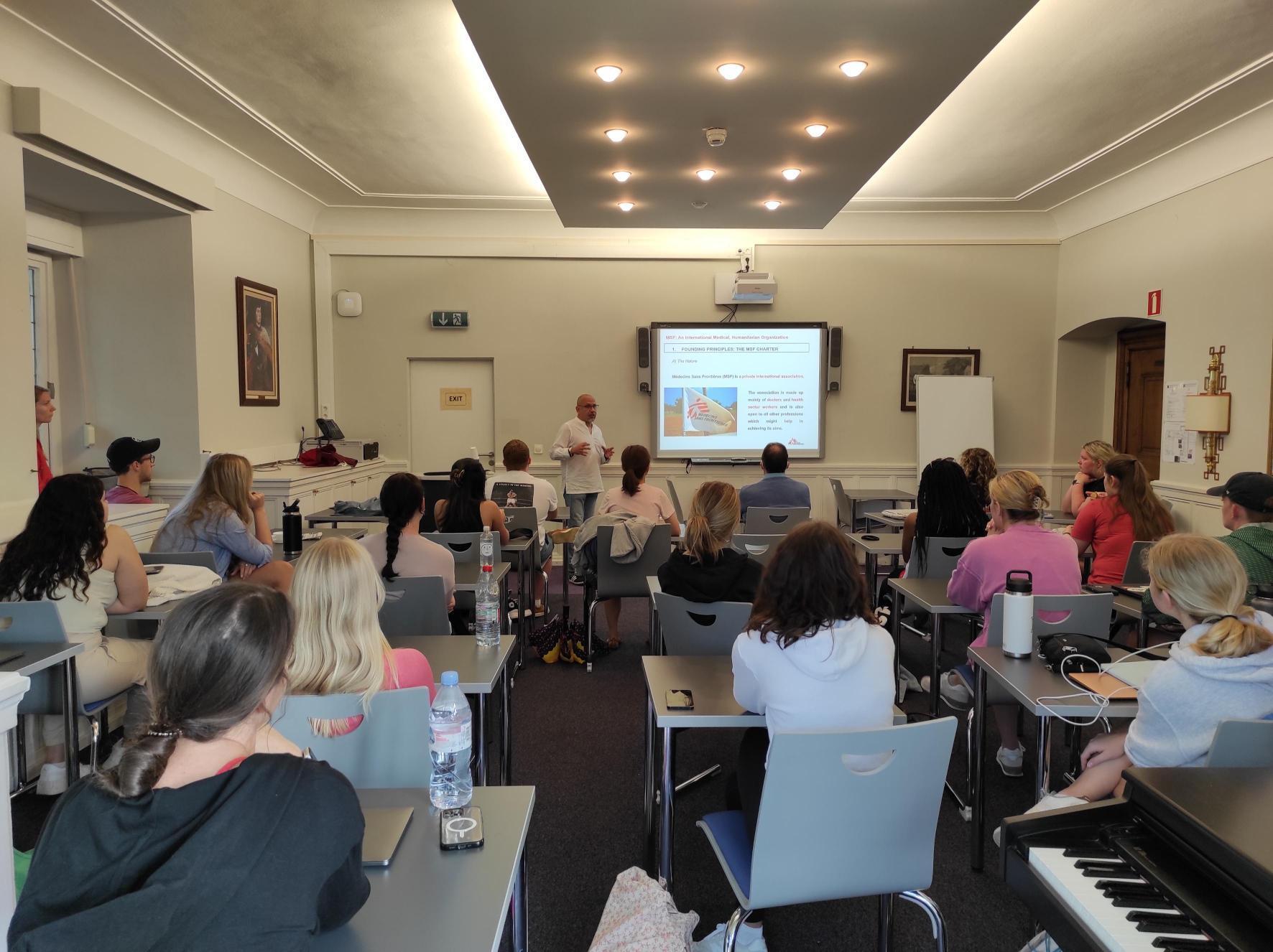 Intervention de MSF Luxembourg à la Miami University John E. Dolibois à Differdange